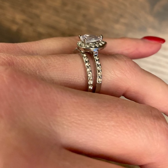 Pear Shaped Sterling Silver Engagement Ring Set - Picture 4 of 7